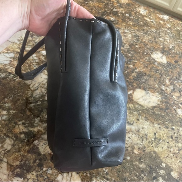 Black PU Leather simple, classy, roomy , lightweight shoulder bag - Picture 3 of 7